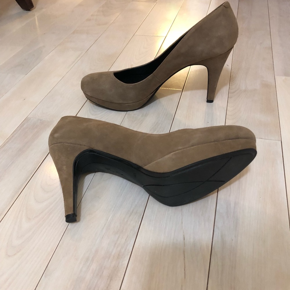 Marc Fisher Platform pumps - Picture 1 of 4